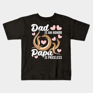 Being Dad Is An Honor Being Papa Is Priceless Otter Outfit Kids T-Shirt